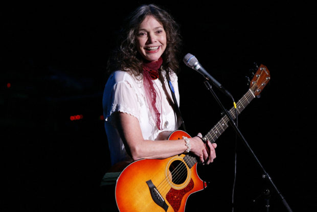 Nanci Griffith, the Grammy-winning singer-songwriter, has died at age 68, record label Rounder Records said in a statement on Friday.