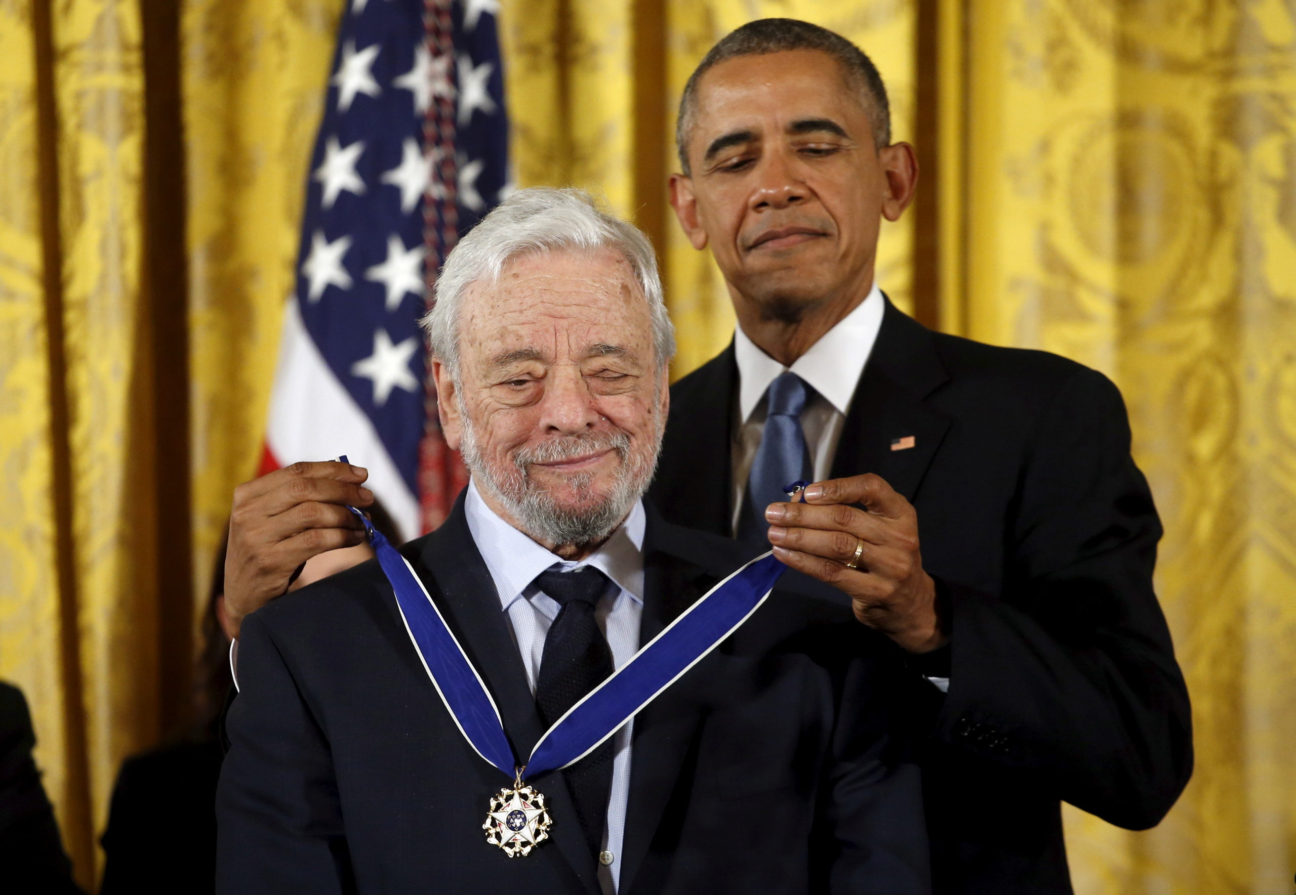 FILE PHOTO: U.S. President Barack Obama presents the Presidential Medal of Freedom to composer and lyricists Stephen Sondheim during an event in the East Room of the White House in Washington November 24, 2015. REUTERS/Carlos Barria
