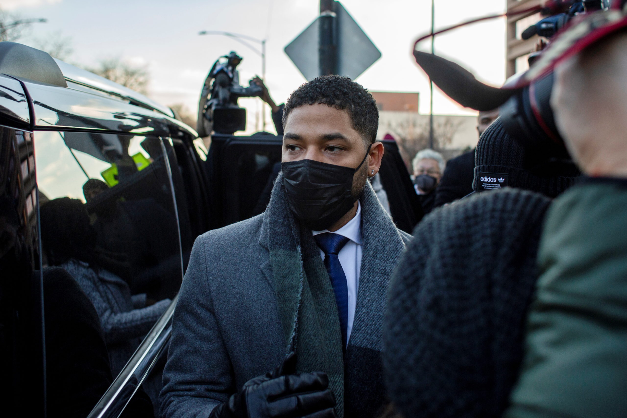 Former "Empire" actor Jussie Smollett leaves court during his trial for six counts of disorderly conduct on suspicion of making false reports to police, in Chicago, Illinois, U.S. December 8, 2021.  REUTERS/Jim Vondruska/File Photo