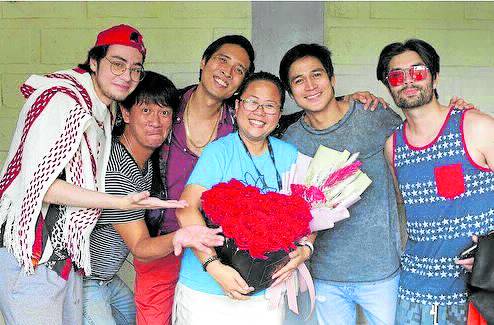 Molina (center) with Piolo Pascual (fifth from left) and other cast members of “My Papa Pi”