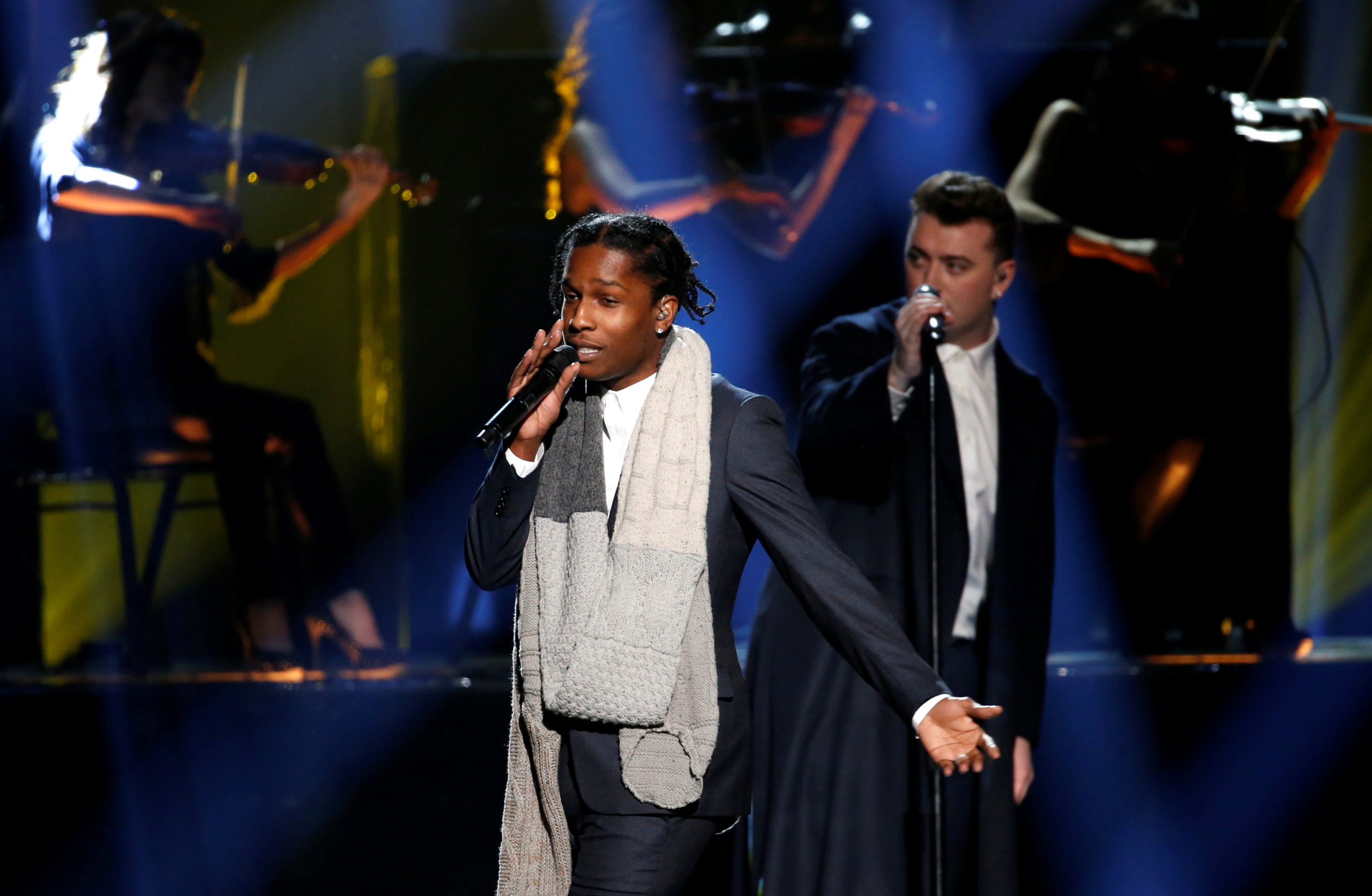 A$AP Rocky performs "I'm Not the Only One" with Sam Smith (R) during the 42nd American Music Awards in Los Angeles, California November 23, 2014.  REUTERS/Mario Anzuoni