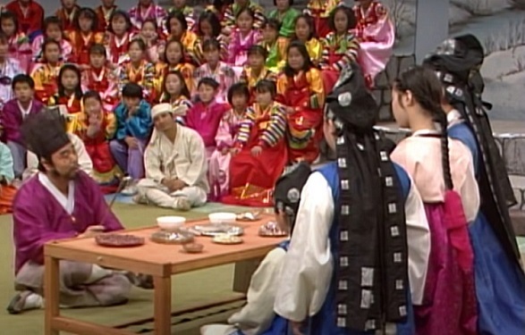 A screenshot shows a Korean traditional play based on the old tale ”Ong-Go-Jip Cheon,“ written anonymously during the Joseon era. It aired on KBS
