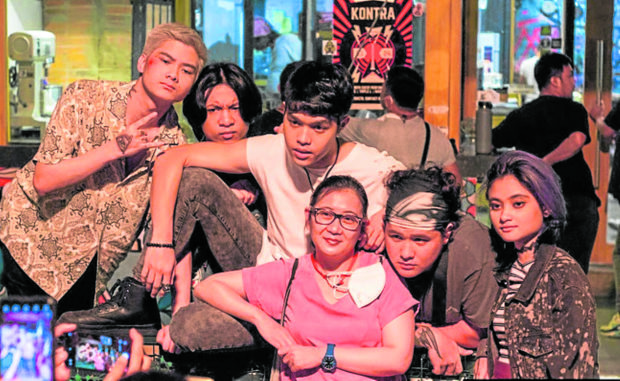 “Blue Room” director Ma-an Asuncion-Dagñalan with actors (from left) Harvey Bautista, Keoni Jin, Canlas, JK Labajo  and Nourijune