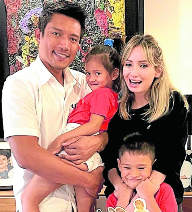 James Yap (left) with girlfriend Mic and kids Francine and MJ