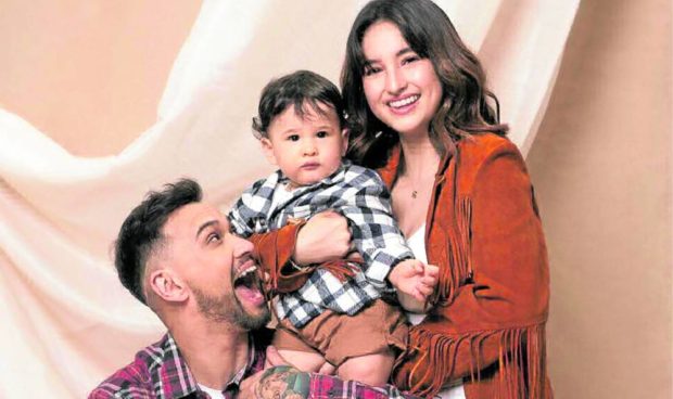 Billy Crawford (left) with wife Coleen Garcia and Baby Amari