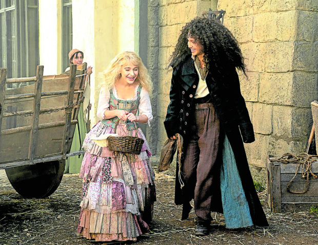 Sophia Anne Caruso (left) as Sophie and Sofia Wylie as Agatha in “The School for Good and Evil” 