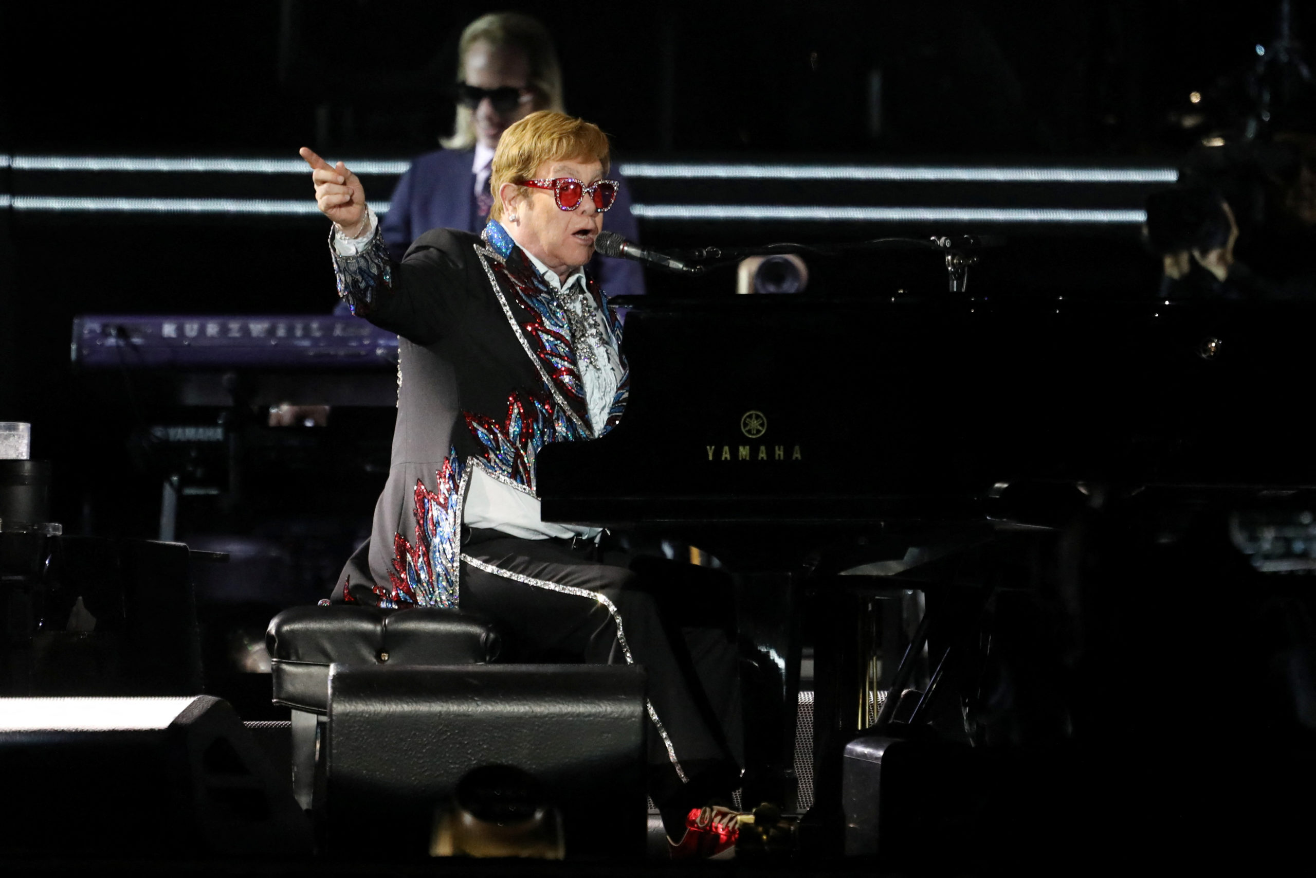 Elton John Ends Us Leg Of Farewell Tour With Starry Dodger Stadium Show Inquirer Entertainment 3715