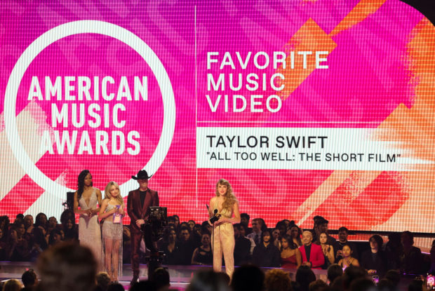 FILE PHOTO: Taylor Swift receives the Favorite Music Video award for "All Too Well: The Short Film" during 2022 American Music Awards, at the Microsoft Theater in Los Angeles, California, U.S., November 20, 2022. REUTERS/Mario Anzuoni/File Photo