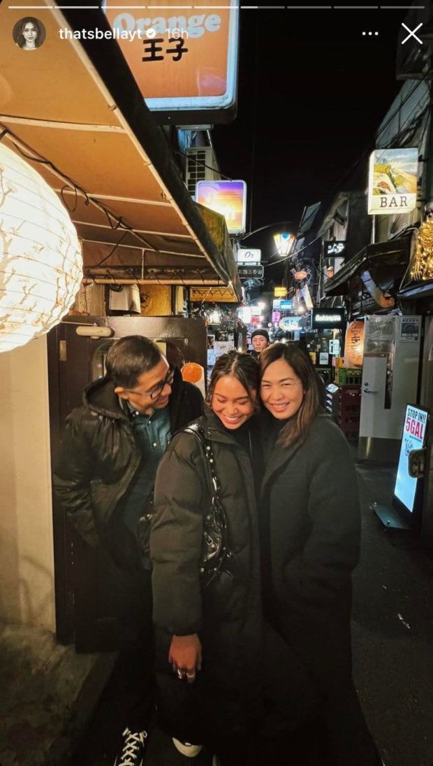 Bella Racelis with her parents Allan and Frehda. Image: Screengrab from Instagram/@thatsbellayt