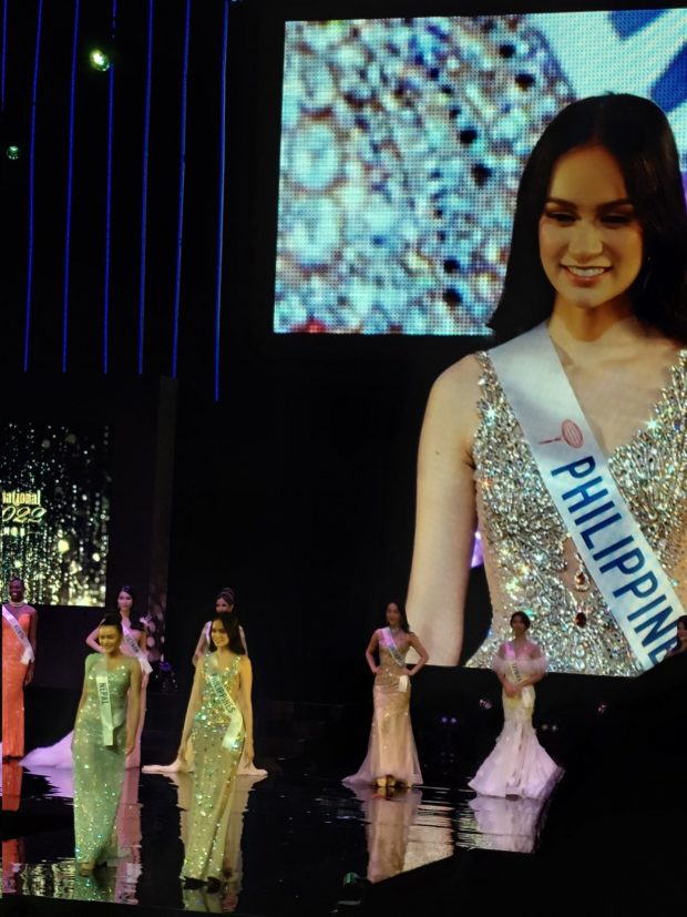 Bb. Pilipinas Hannah Arnold parades in the evening gown round of the 60th Miss International in Tokyo, Japan. Image from Armin Adina