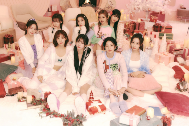 (From left) Yeri, Winter, Wendy, Irene, Karina, Ningning, Seulgi, Joy, Giselle. Image: Twitter/@RVsmtown 