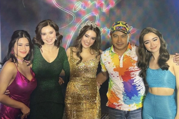 Sunshine Cruz and Cesar Montano with their daughters Angelina, Cheska and Sam