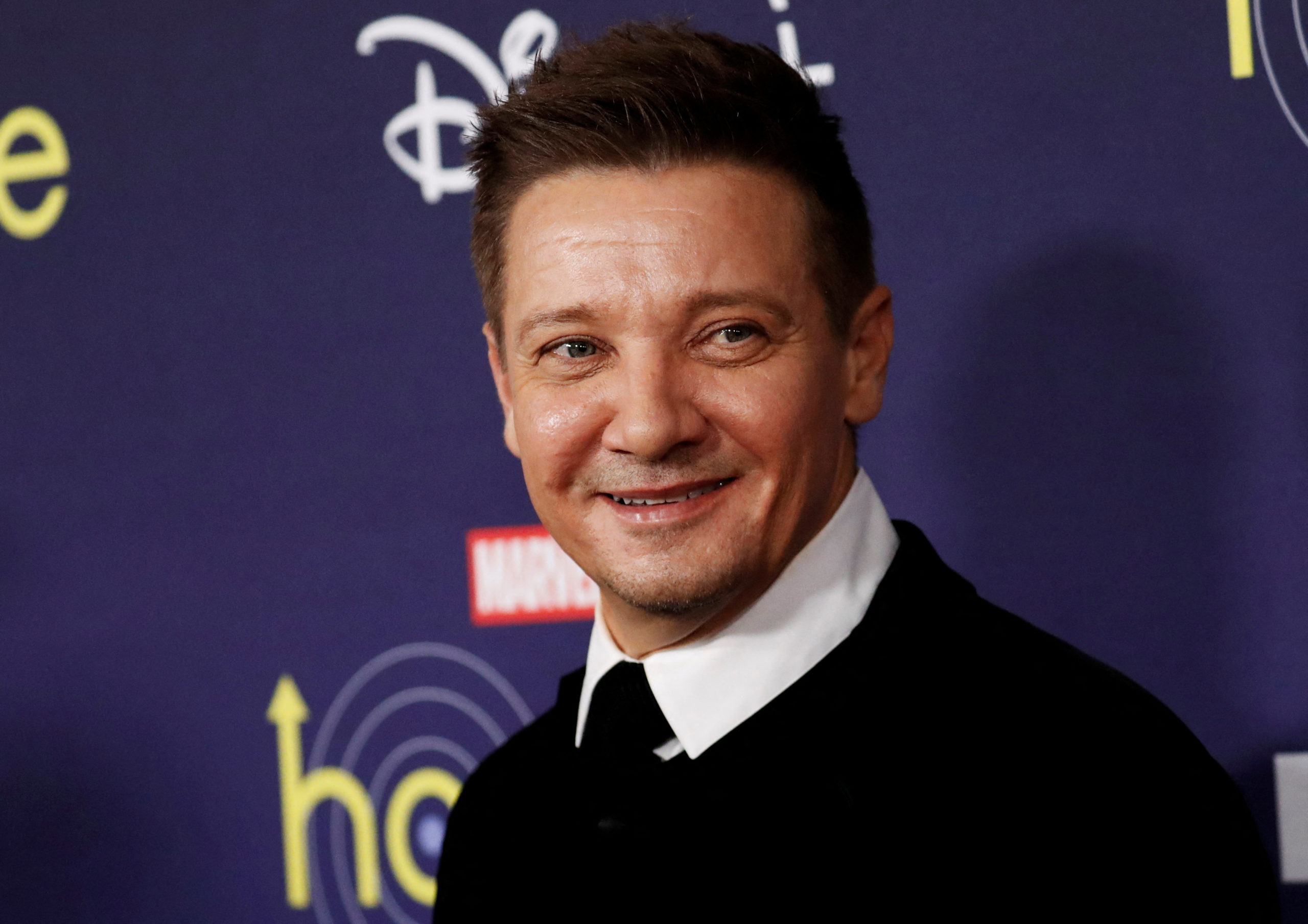 Jeremy Renner Has Surgery Due To 'blunt Chest Trauma, Orthopedic ...