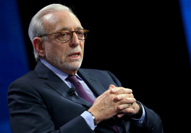 FILE PHOTO: Nelson Peltz founding partner of Trian Fund Management LP. speak at the WSJD Live conference in Laguna Beach, California October 25, 2016.  REUTERS/Mike Blake