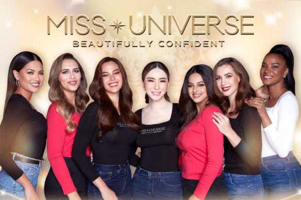 (From left) Miss Universe 2020 Andrea Meza of Mexico, Miss Universe Spain 2018 Angela Ponce, Miss Universe 2018 Catriona Gray of Philippines, Miss Universe Organization owner Anne Jakrajutatip, Miss Universe 2021 Harnaaz Sandhu of India, Miss Universe 2005 Natalie Glebova of Canada, Miss Universe 2011 Leila Lopes of Angola. Image: Facebook/Anne Jakrajutatip