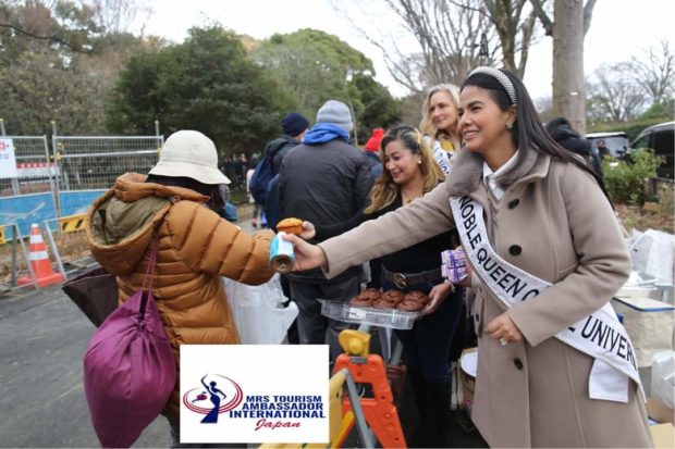 Patricia Japan—NQULI International Director Patricia Javier (right) hands out aid to the homeless in Tokyo./MYLA VILLAGONZALO TSUTAICHI FACEBOOK PHOTO 