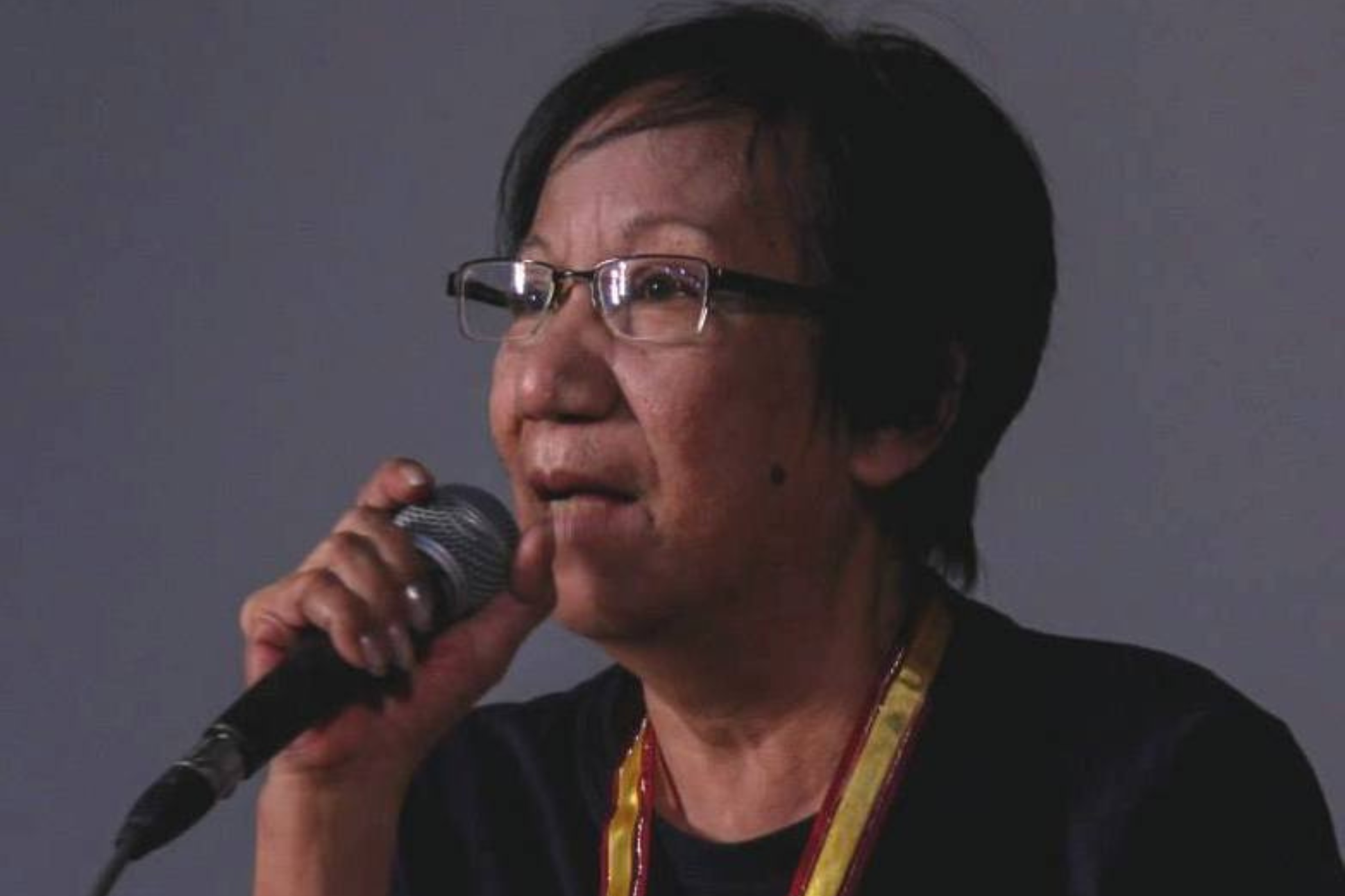 The House of Representatives adopted on Monday a resolution that expresses the chamber’s profound condolences to the family of progressive novelist, screenwriter and political critic Lualhati Bautista, who passed away last February 12.