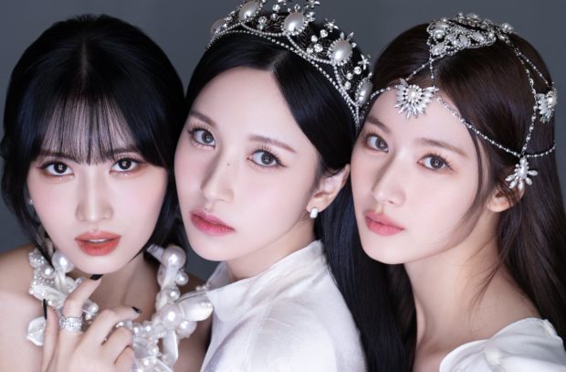Twice members (from left) Momo, Mina, Sana. Image: Twitter/@JYPETWICE_JAPAN