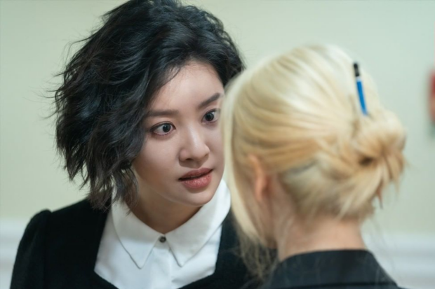 (Facing the camera) Cha Joo-young as Choi Hye-jeong. Image: Instagram/@netflixkr