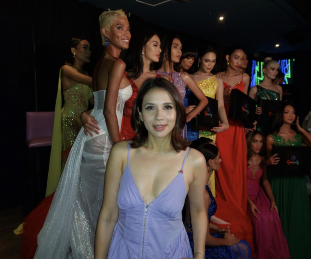 Karylle (front) with the ‘Slay Model Search Asia’ contestants/ARMIN P. ADINA