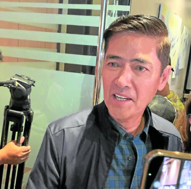 Vic Sotto talks to the press