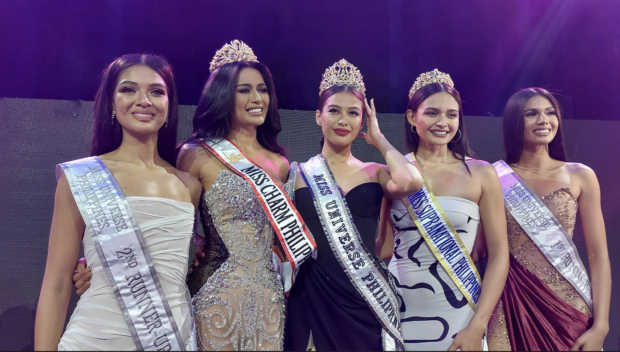 Miss Universe Philippines Michelle Dee (center) poses for the cameras with (from left) second runner-up Angelique Manto, Miss Charm Philippines Krishnah Gravidez, Miss Supranational Philippines Pauline Amelinckx, and first runner-up Christine Opiaza./ARMIN P. ADINA