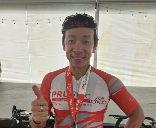 ‘Kuya’ Kim Atienza discovers he can still cover long distances on a bicycle./ARMIN P. ADINA