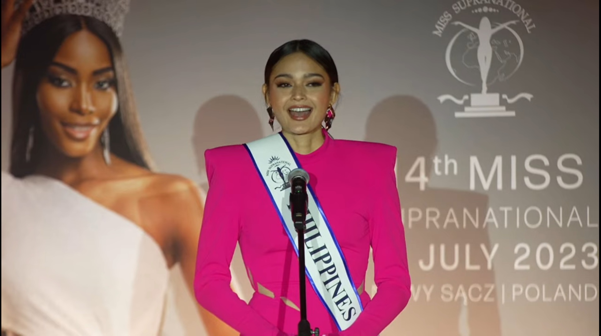 Pauline Amelinckx finally gets to wear the ‘Philippines’ sash