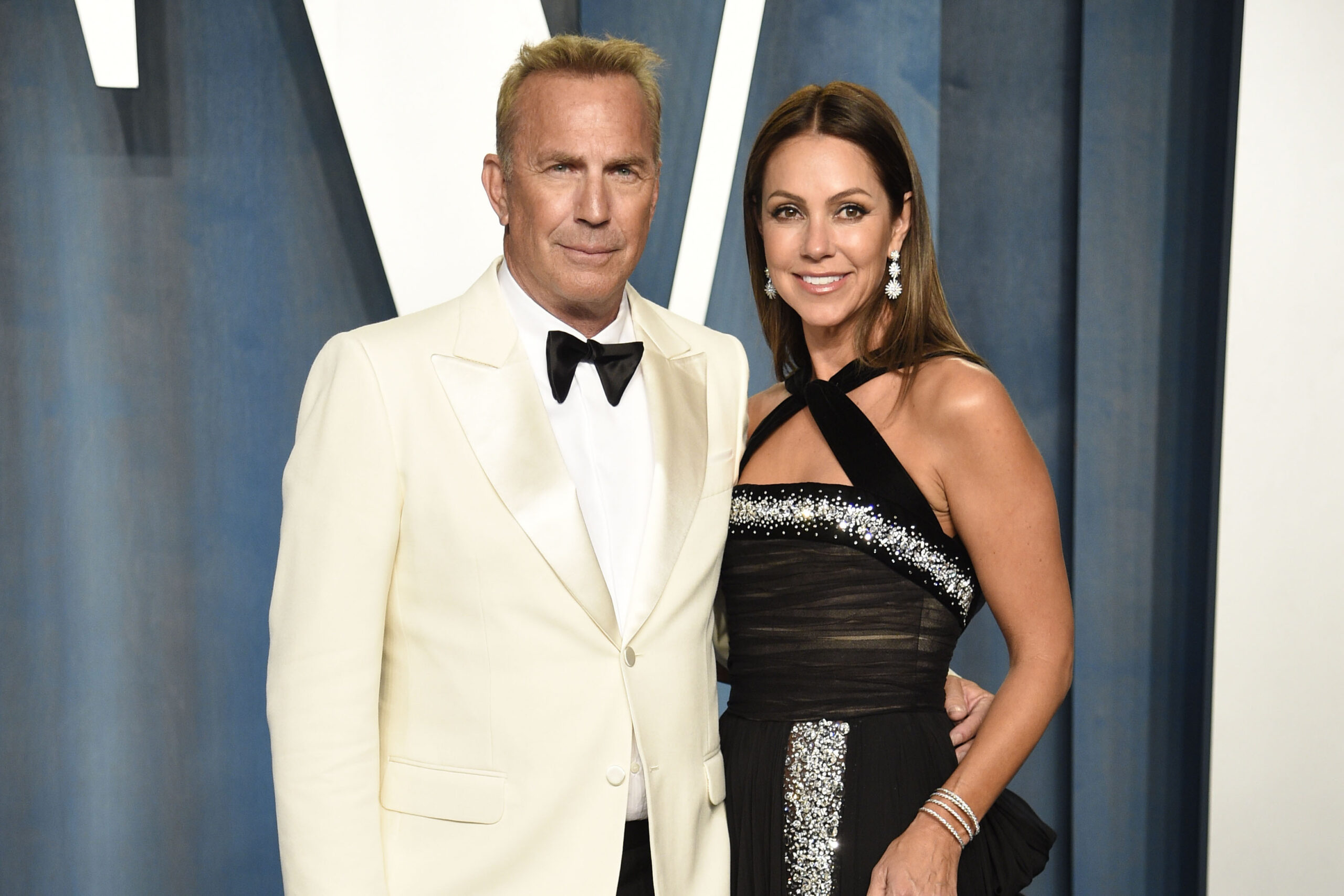 Kevin Costner, wife Christine Baumgartner reach divorce settlement ...