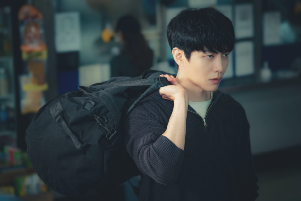 Lee Min-ki as Moon Jang-yeol. Image: Courtesy of Netflix