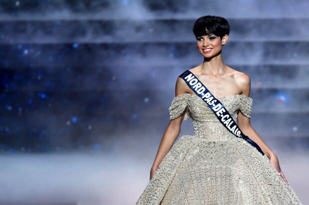 Miss France attribue sa victoire à ses cheveux courts
