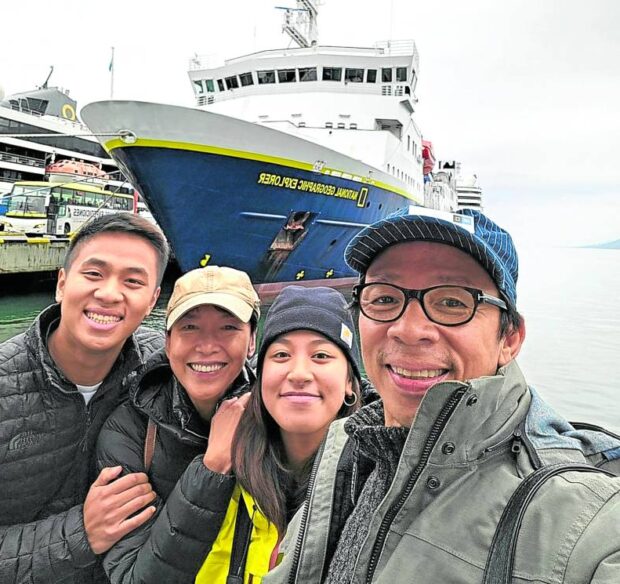 Kim Atienza (right) with wife and kids in Antarctica—photos from KIM ATIENZA/INSTAGRAM
