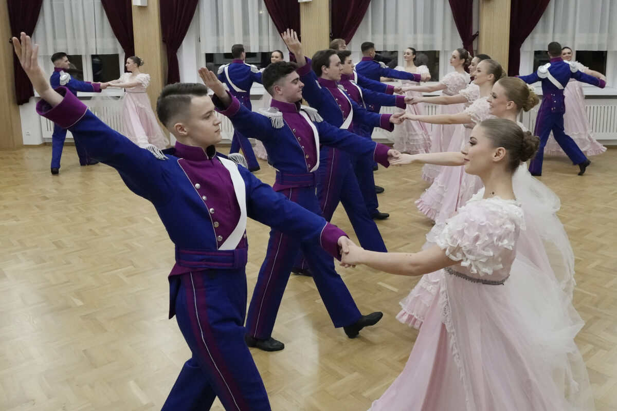 Poland's stately 18th century polonaise dance garners UNESCO honors
