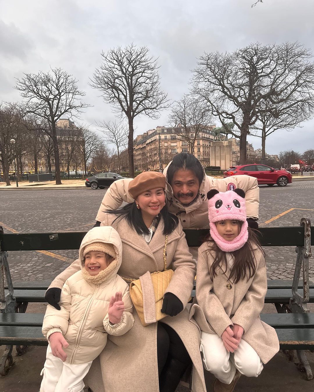 Mariel and Robin Padilla with their daughters | Image: Instagram/@marieltpadilla