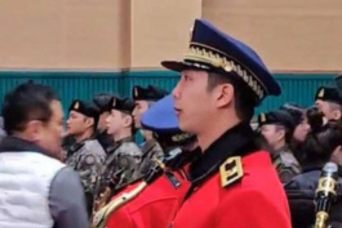 Photo of BTS' RM with saxophone in military band goes viral