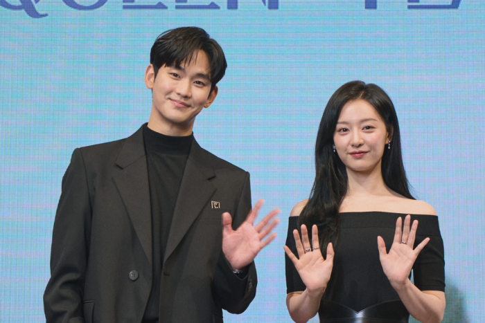 (From left) Kim Soo-hyun and Kim Ji-won during the press conference for their new K-drama "Queen of Tears." Image: Courtesy of Netflix Korea