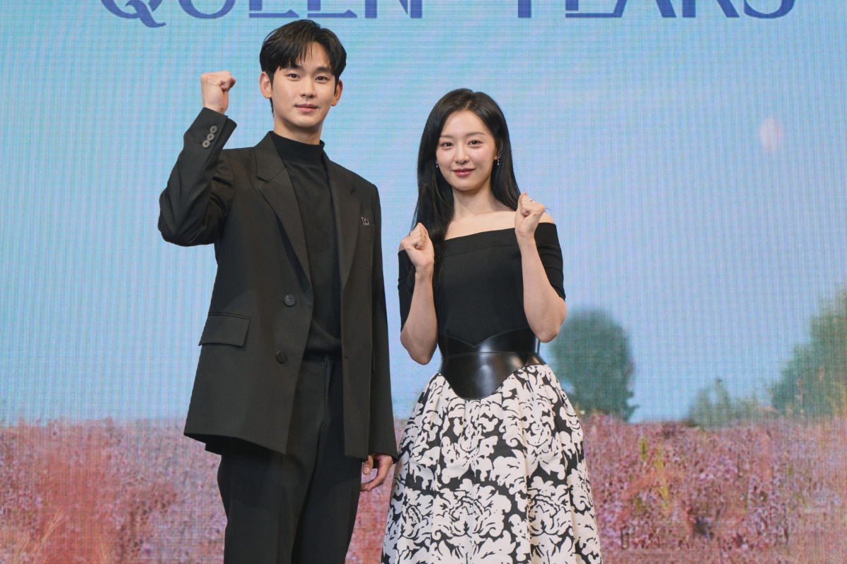 (From left) Kim Soo-hyun and Kim Ji-won during the press conference for their new K-drama "Queen of Tears." Image: Courtesy of Netflix Korea