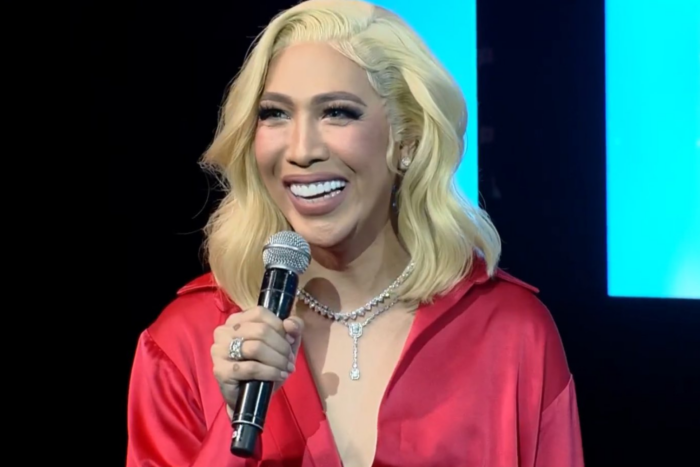Vice Ganda thanks GMA as ‘It’s Showtime’ takes plum noontime slot | Vice Ganda during "It's Showtime's" contract signing with GMA. Image: YouTube/ABS-CBN It's Showtime