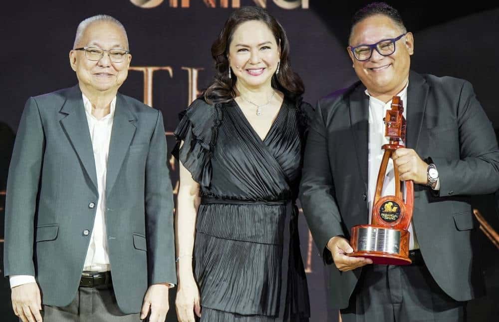 From left: NationalArtist for Film Ricky Lee (left), former FDCP honors ‘guardians of tradition, scholars of the arts’