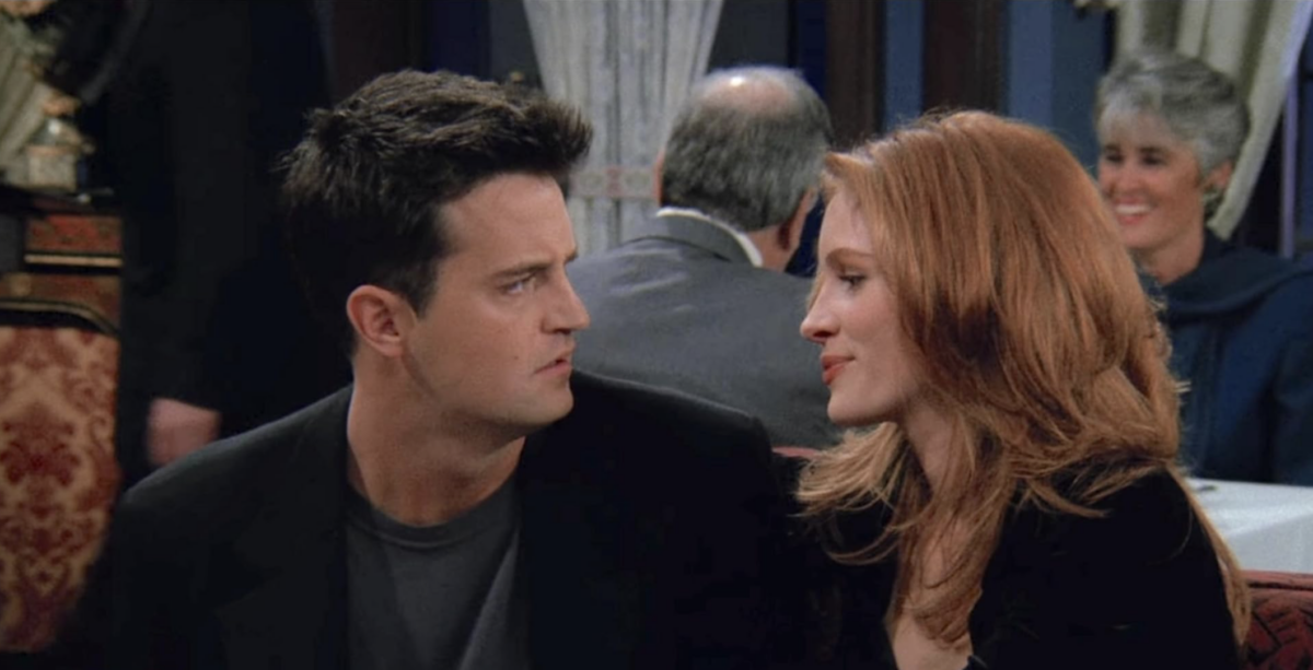 Matthew Perry and Julia Roberts in "Friends" episode, The One After the Superbowl: Part 2 (1996). Image from IMDb 