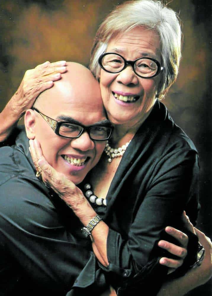 Boy Abunda (left) and his Nanay Lesing 