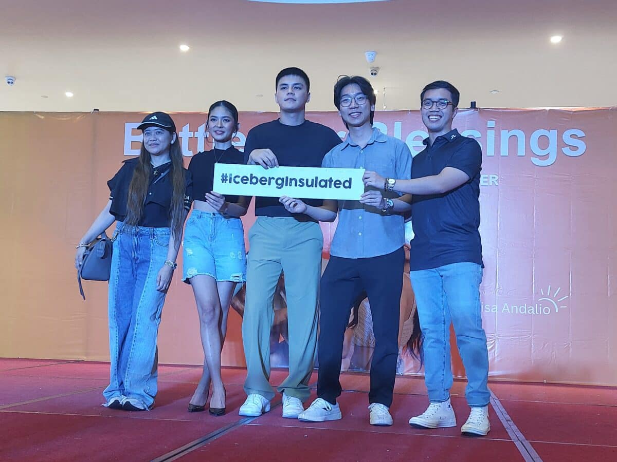 Loisa Andalio (second from left) and Ronnie Alonte (center) with (from left) MARICRIS Faustino representing the St. Joseph the Worker Parish Church, and Iceberg Insulated managing partners Bryan Sese and JC Gertes. Image: Armin P. Adina/INQUIRER.net