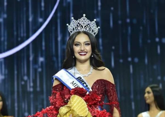 Ahtisa Manalo chose to receive Miss Cosmo Philippines title