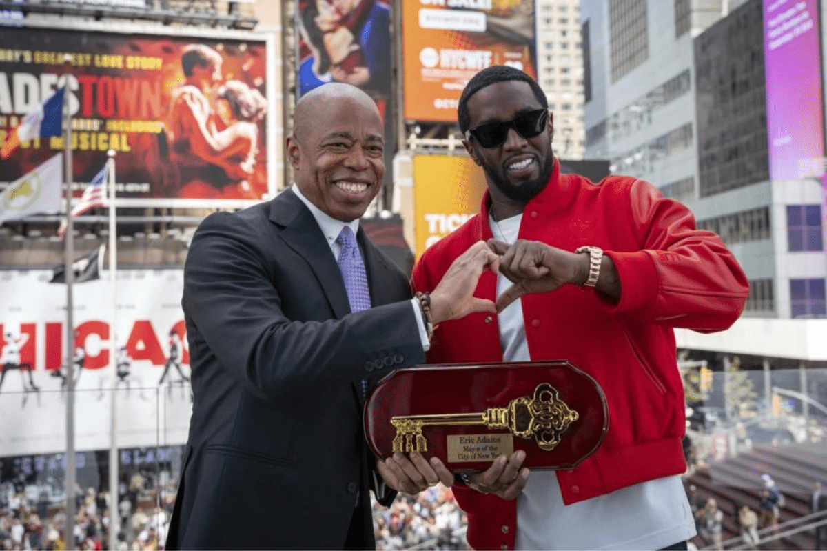 This photo provided by the Office of the New York Mayor, shows Mayor Eric Adams (left) presenting the Key to the City to hip-hop artist Sean “Diddy” Combs in New York’s Times Square, Friday, Sept. 15, 2023. Combs has returned his key to New York City after a request from Adams in response to the release of a video showing the music mogul attacking R&B singer Cassie, officials said Saturday. Image: Office of the New York Mayor/Caroline Rubinstein-Willis via AP