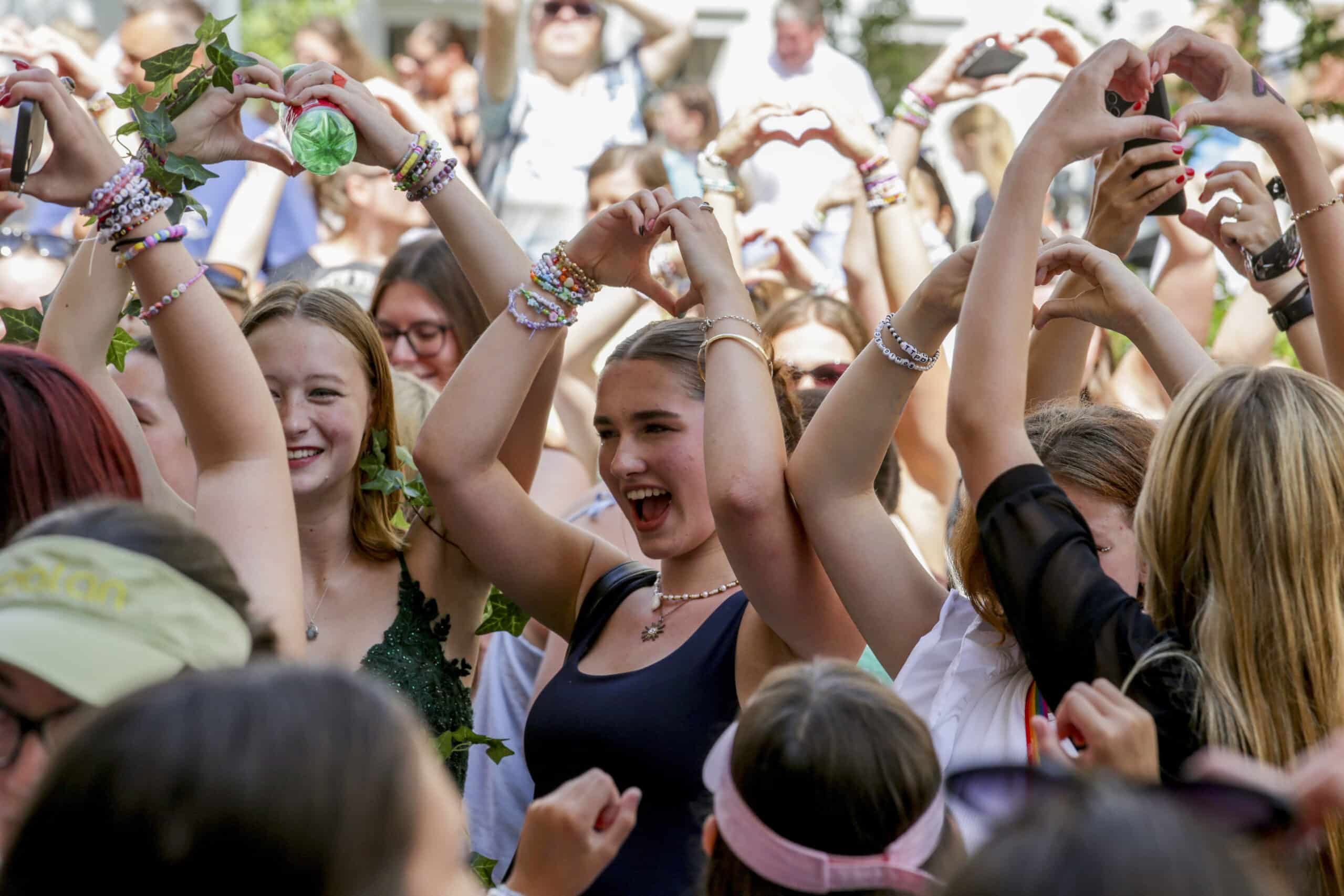 Taylor Swift fans come together in Vienna after concerts canceled