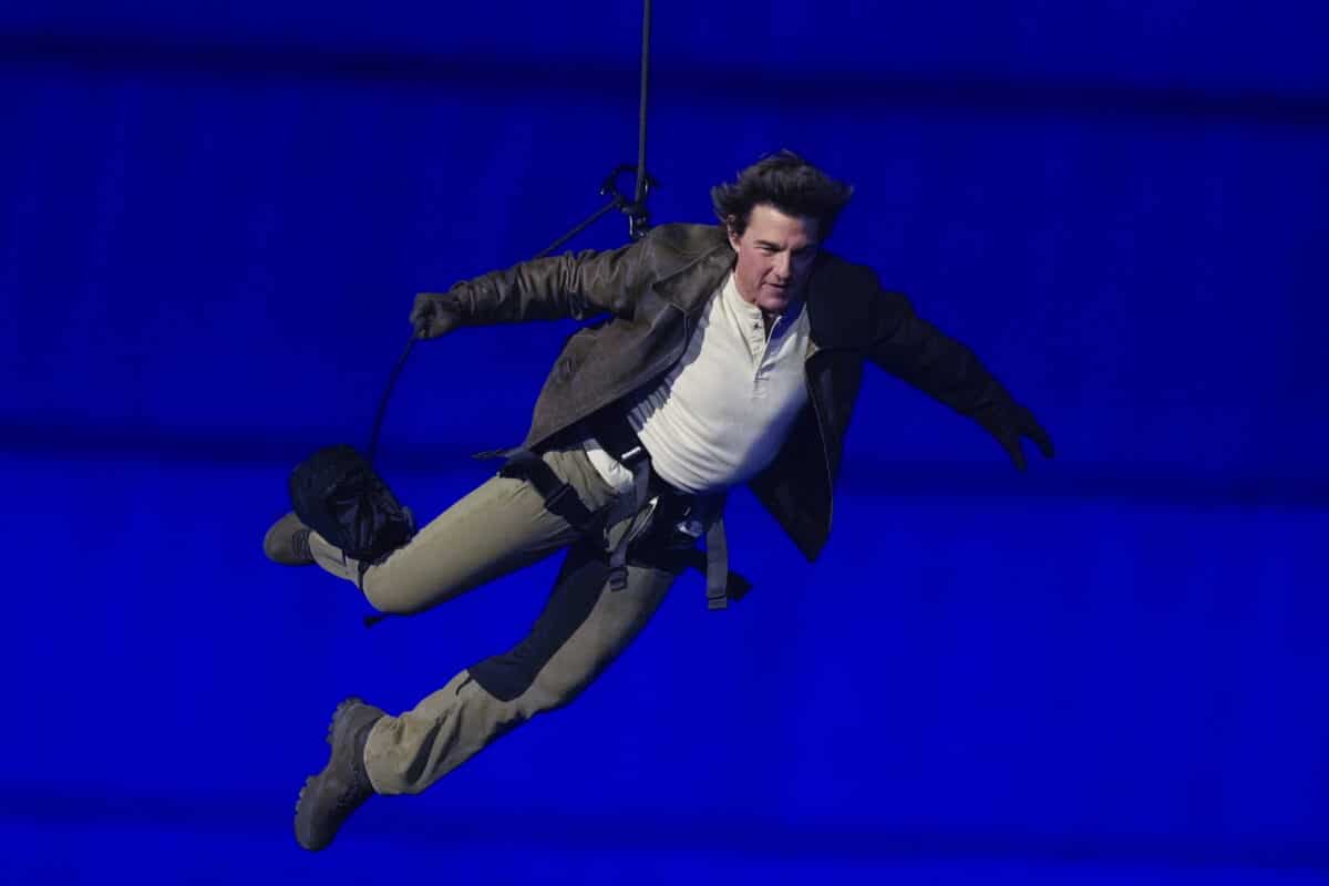 Tom Cruise does stages epic stunt at Paris Olympics closing