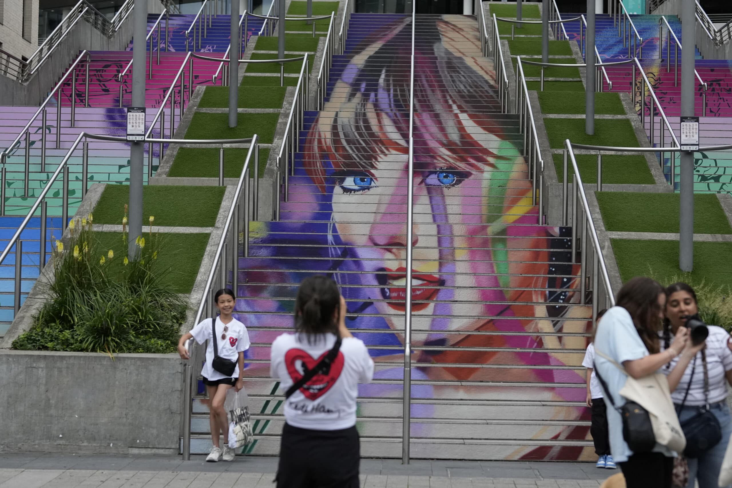 Swifties shake it off, flock to London after Vienna concerts canceled