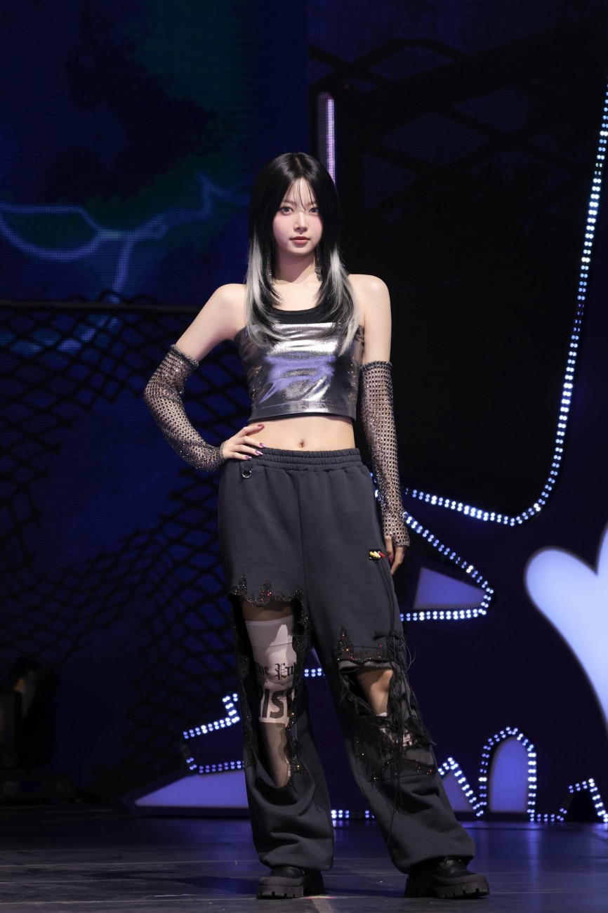 Hong Eunchae during LE SSERAFIM's "Crazy" media showcase. Image: Source Music