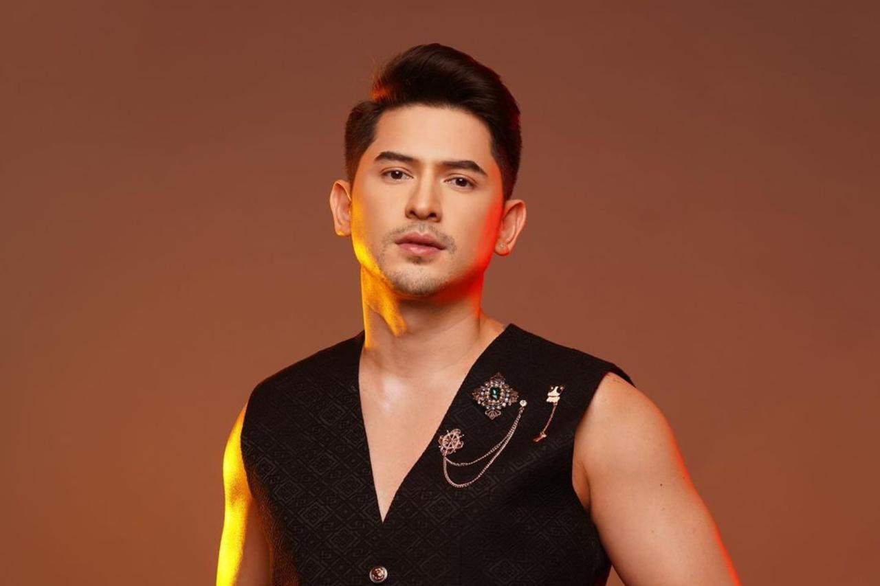 Ahron Villena takes a jab at director who allegedly exploited him