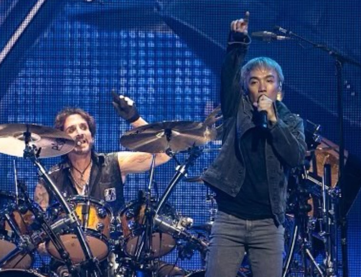 Arnel Pineda defended by Journey's Deen Castronovo vs 'trolls'